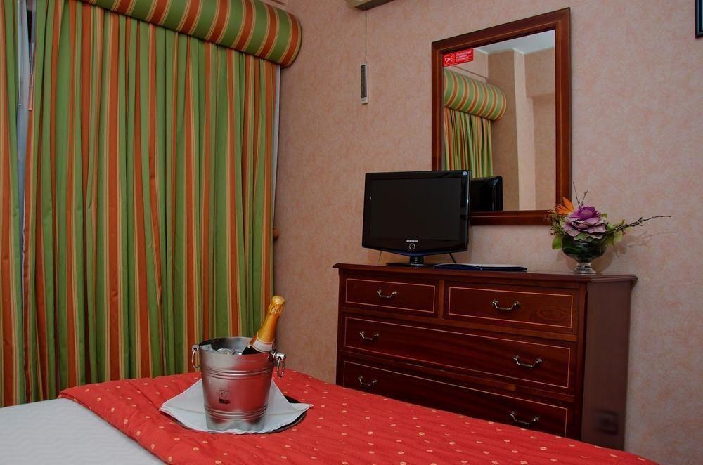 Vip Inn Berna Hotel Lisboa Eksteriør billede